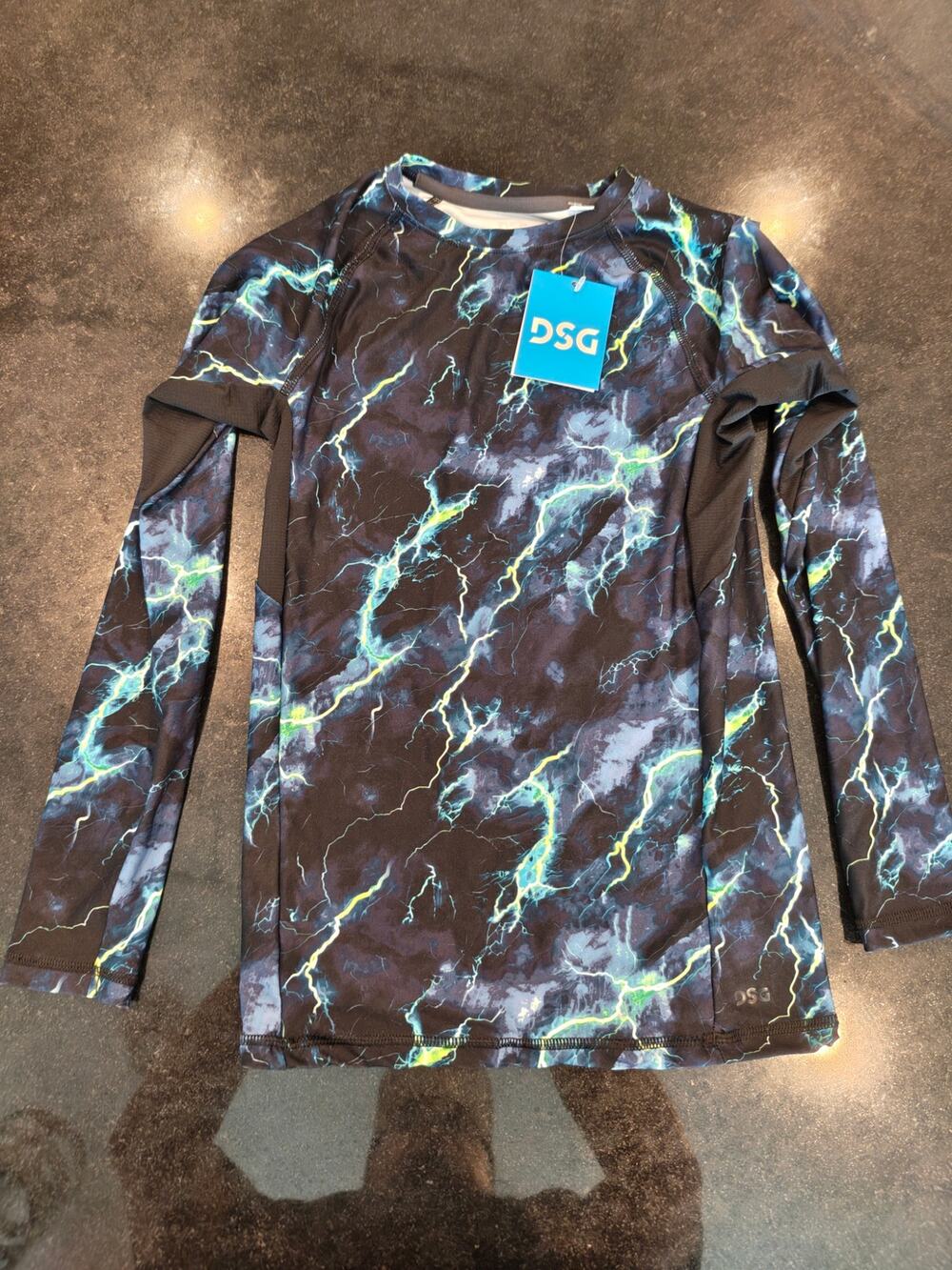 DSG long sleeve compression crew youth sz M  retail $25